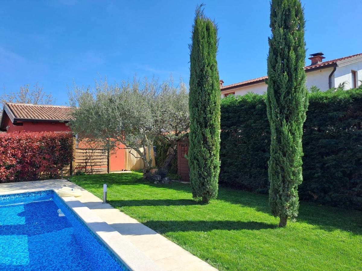Villa Agava Умаг Екстериор снимка
