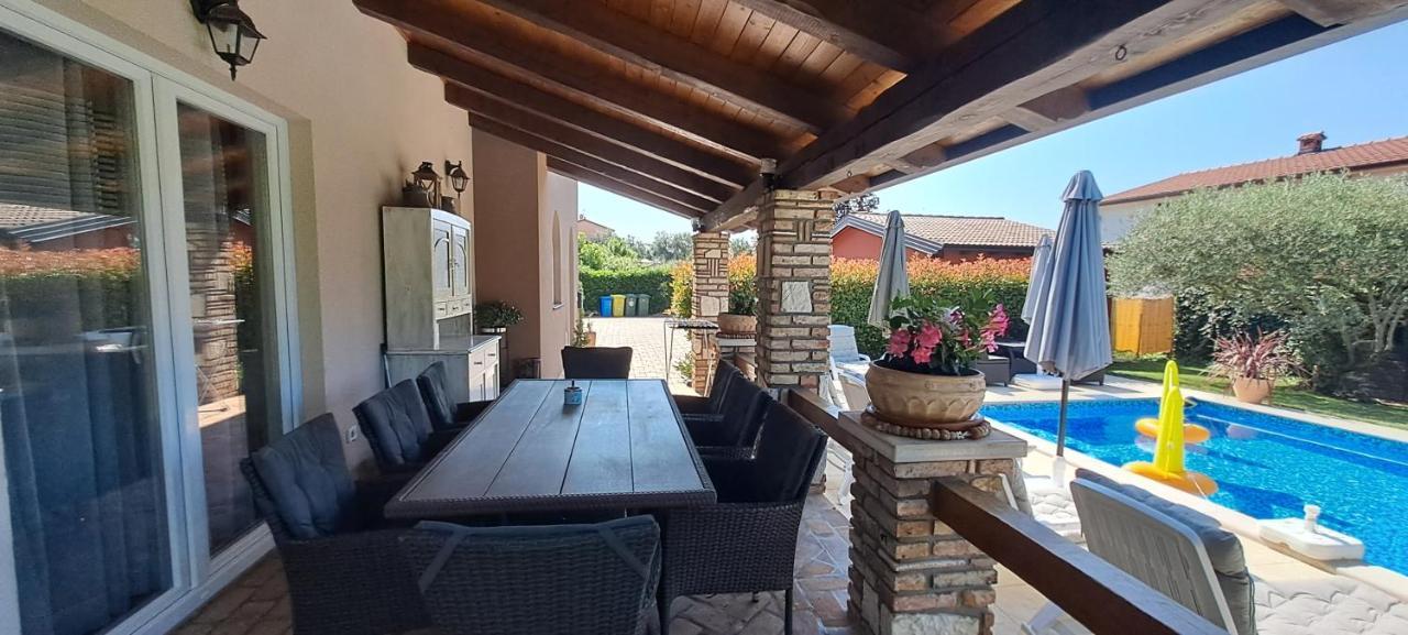 Villa Agava Умаг Екстериор снимка