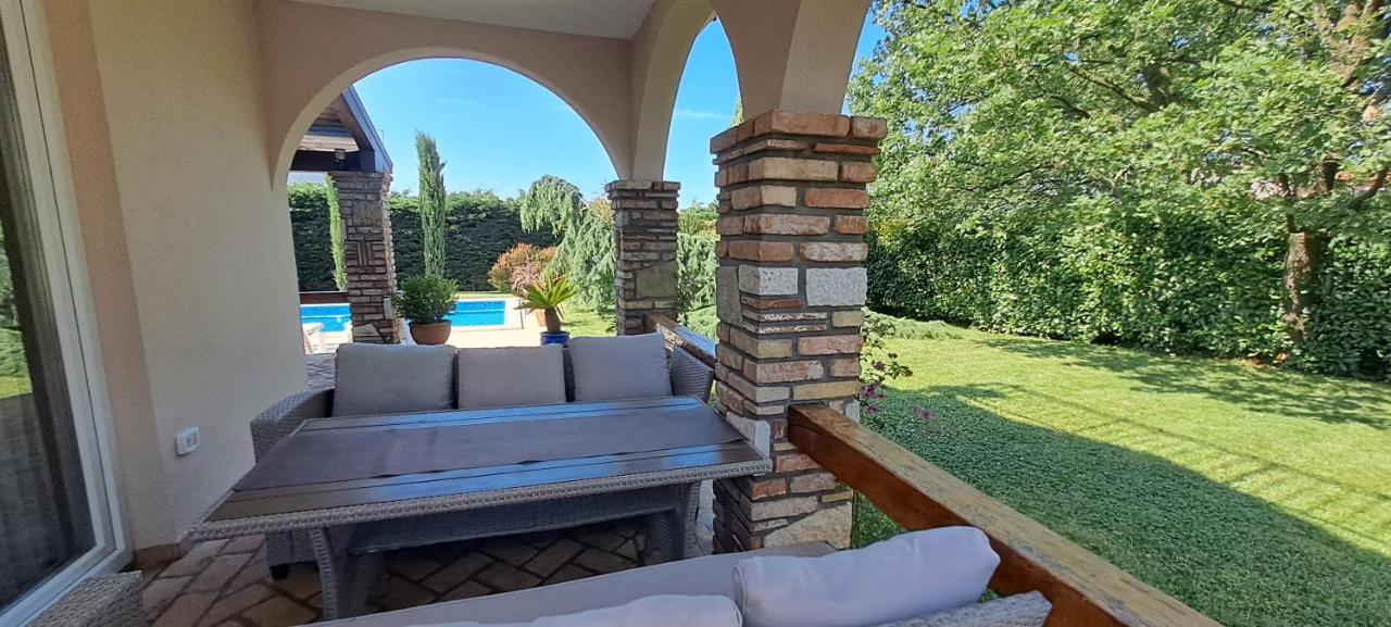 Villa Agava Умаг Екстериор снимка