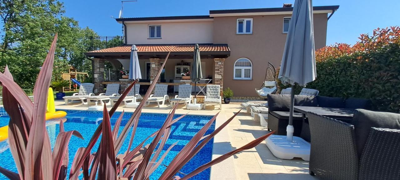 Villa Agava Умаг Екстериор снимка